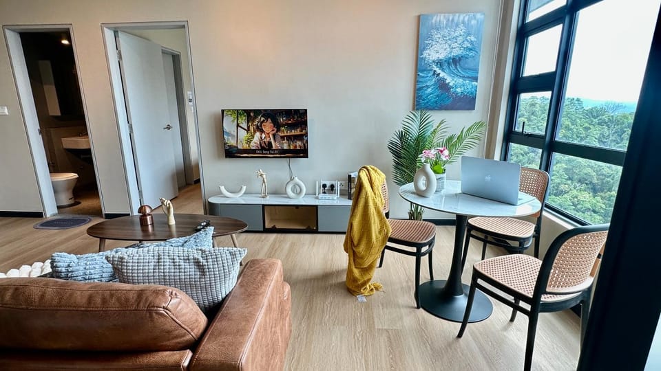 TV and multimedia, Living room, Seating area, Dining area