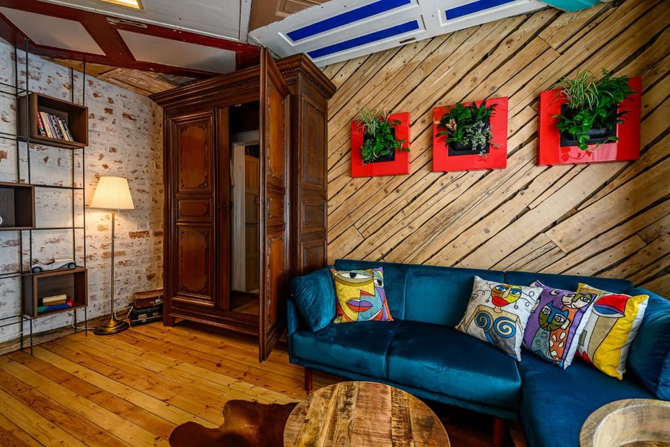Living room, Seating area
