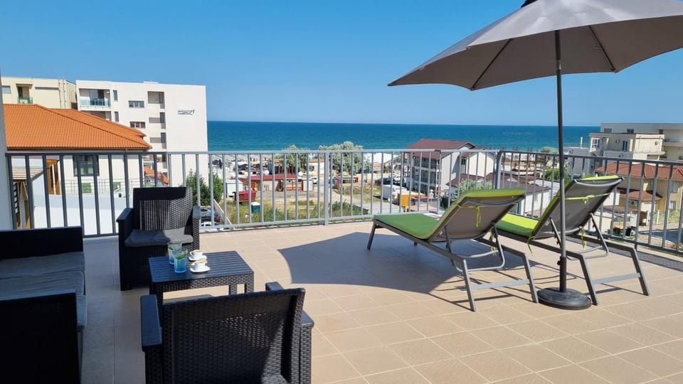Patio, Natural landscape, View (from property/room), Balcony/Terrace, Beach, Sea view, sunbed