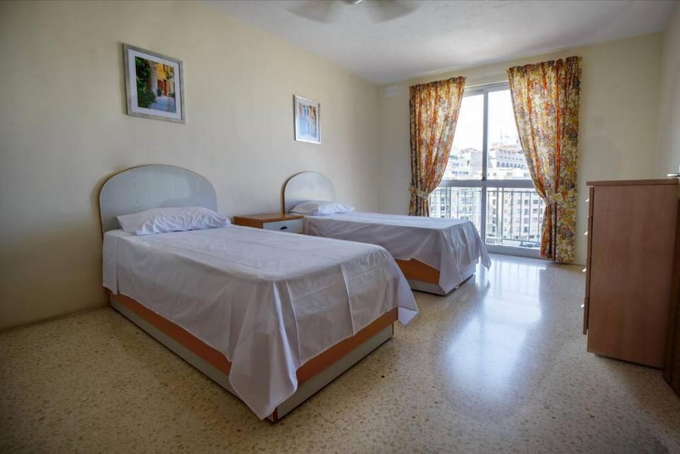 2 Bedrm Apt Seaview Balluta Bay (13) Apartment in Sliema