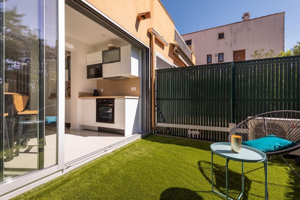 Day, Garden, Balcony/Terrace