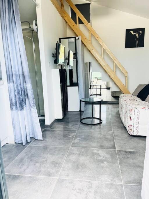 Joli Petit Studio Cosy Apartment in Marignane