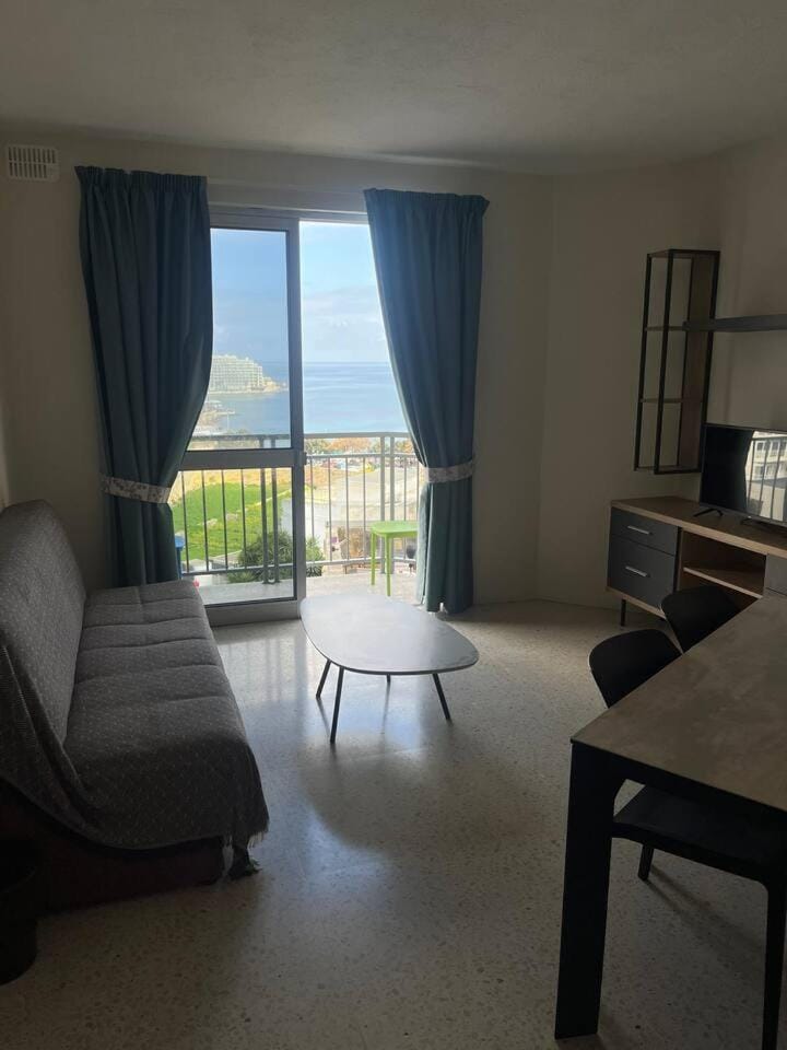 3 Bedrm Apt Seaview Balluta Bay (10) Apartment in Sliema