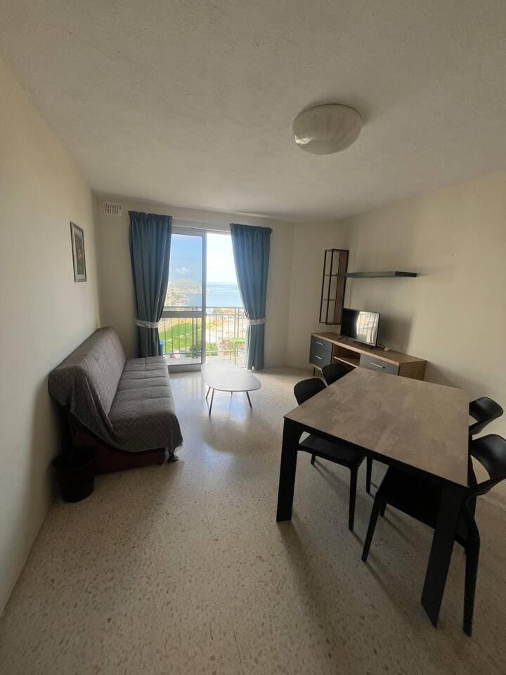 3 Bedrm Apt Seaview Balluta Bay (10) Apartment in Sliema