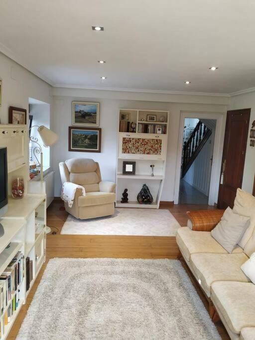 Library, Living room