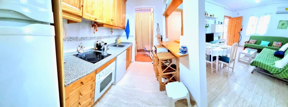 TV and multimedia, Kitchen or kitchenette, Living room, Dining area, minibar, pet friendly, stove, air conditioner