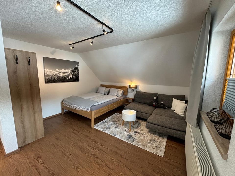 Living room, Photo of the whole room
