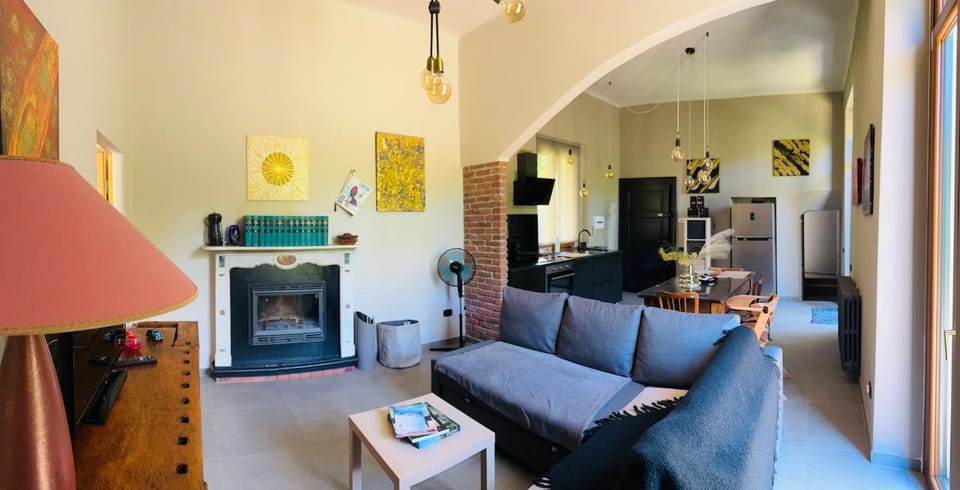 TV and multimedia, Living room, Seating area, fireplace, pet friendly