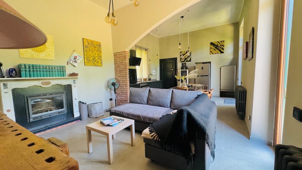 TV and multimedia, Living room, Seating area, fireplace, pet friendly