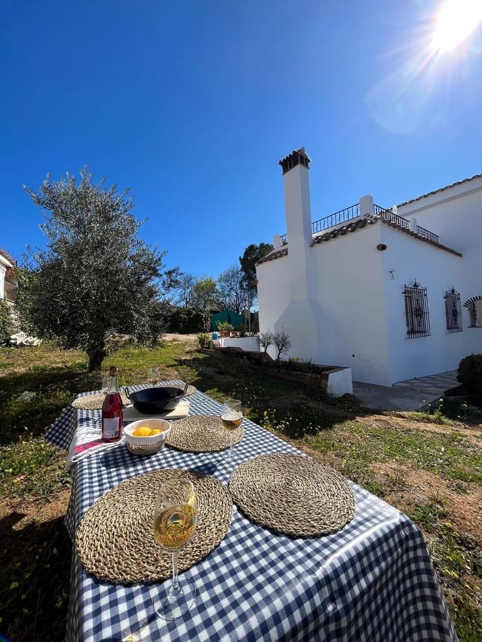 Off site, BBQ facilities, Garden, Dining area, Food, Garden view, Drinks