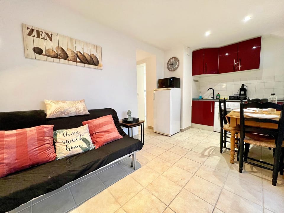 Le Coin de Mer 1 - Bord de mer, CLIM, WIFI, 4 pers Apartment in Provence-Alpes-Côte d'Azur