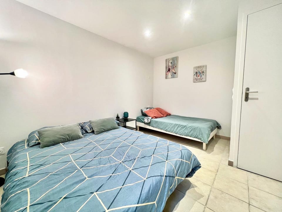 Le Coin de Mer 1 - Bord de mer, CLIM, WIFI, 4 pers Apartment in Provence-Alpes-Côte d'Azur