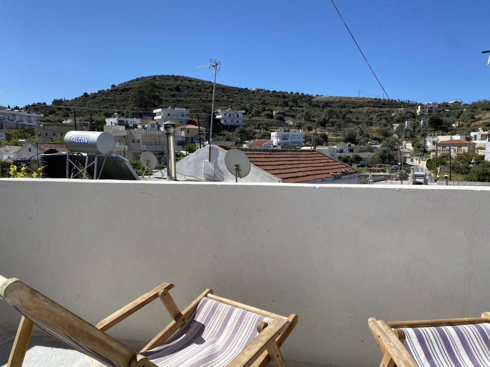 Patio, Mountain view