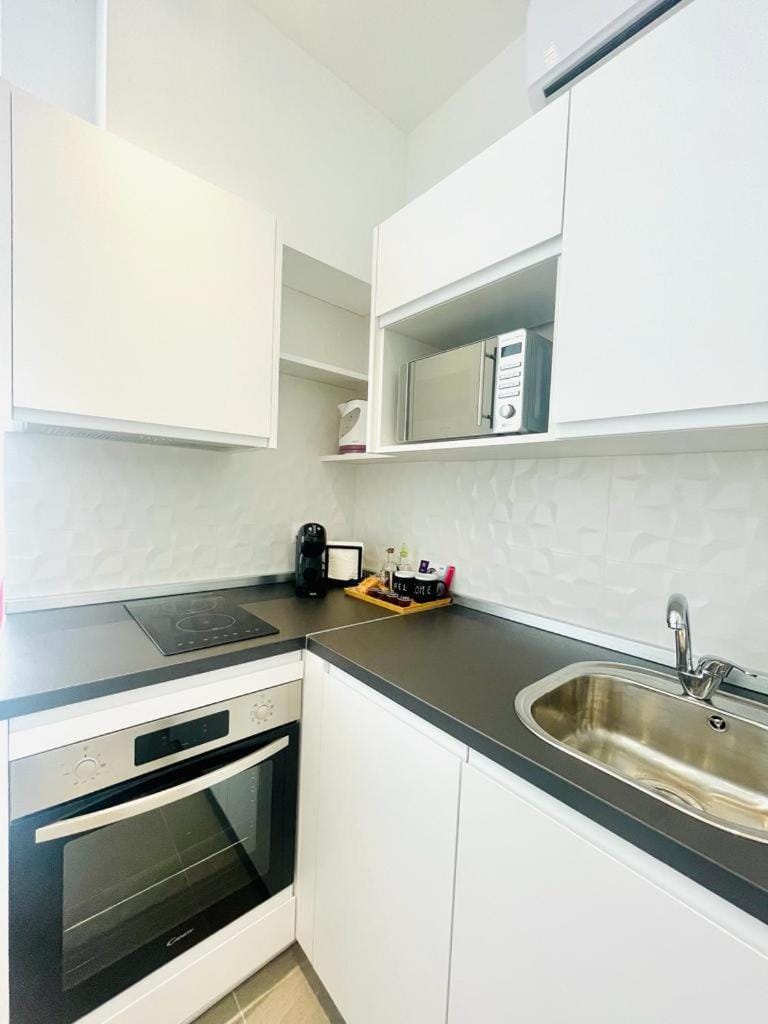 Kitchen or kitchenette, minibar, pet friendly, stove