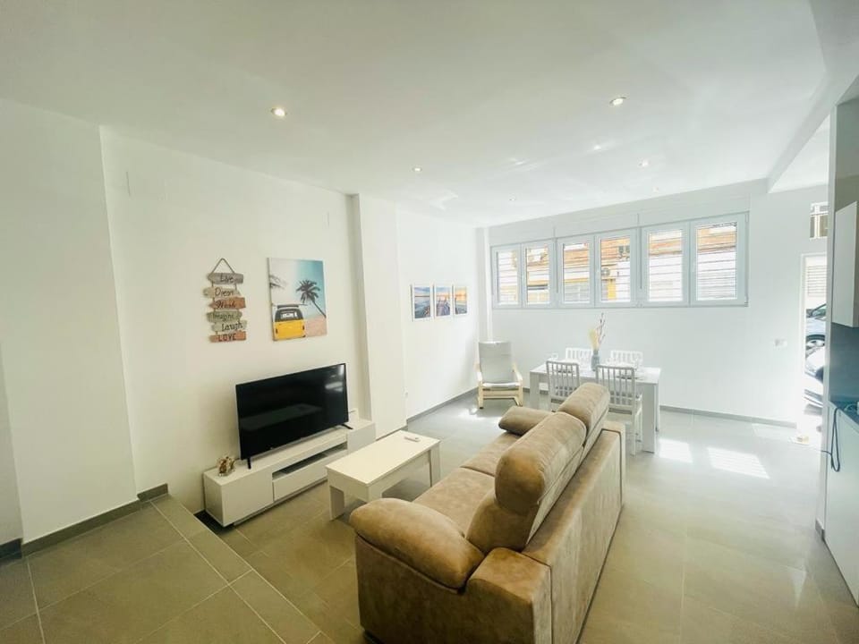 Communal lounge/ TV room