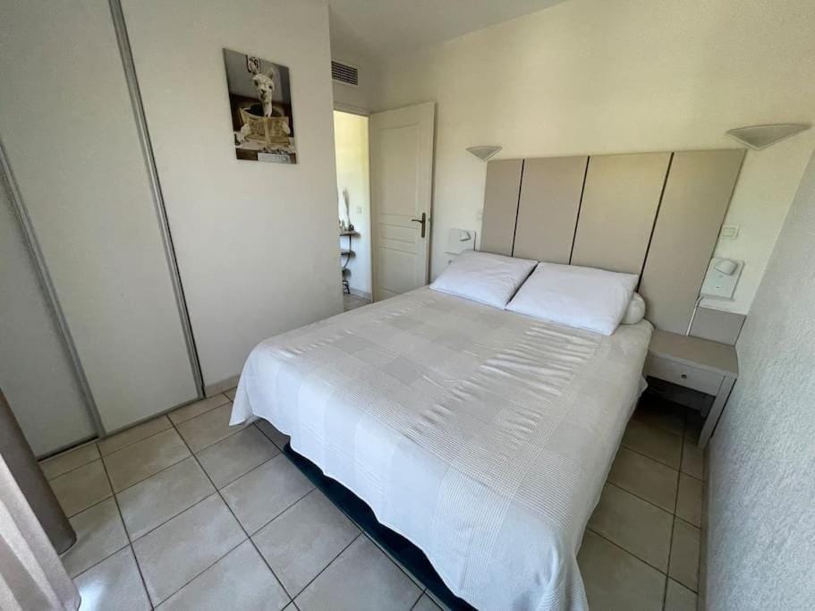 Côte d’Azur- Appartement Les Suites de Robinson Apartment in Mandelieu-La Napoule