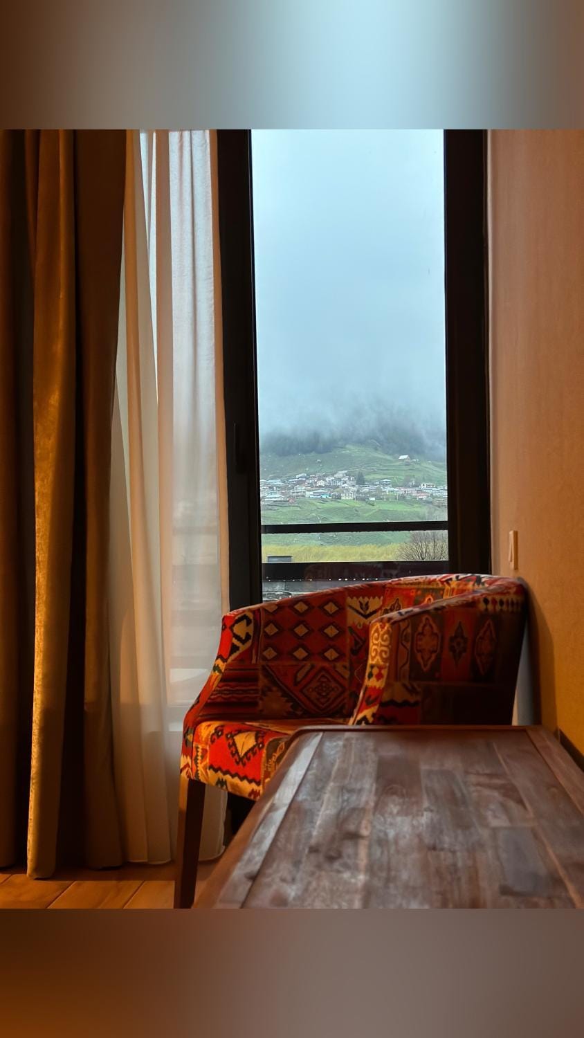 Bed, Natural landscape, Photo of the whole room, Bedroom, Mountain view