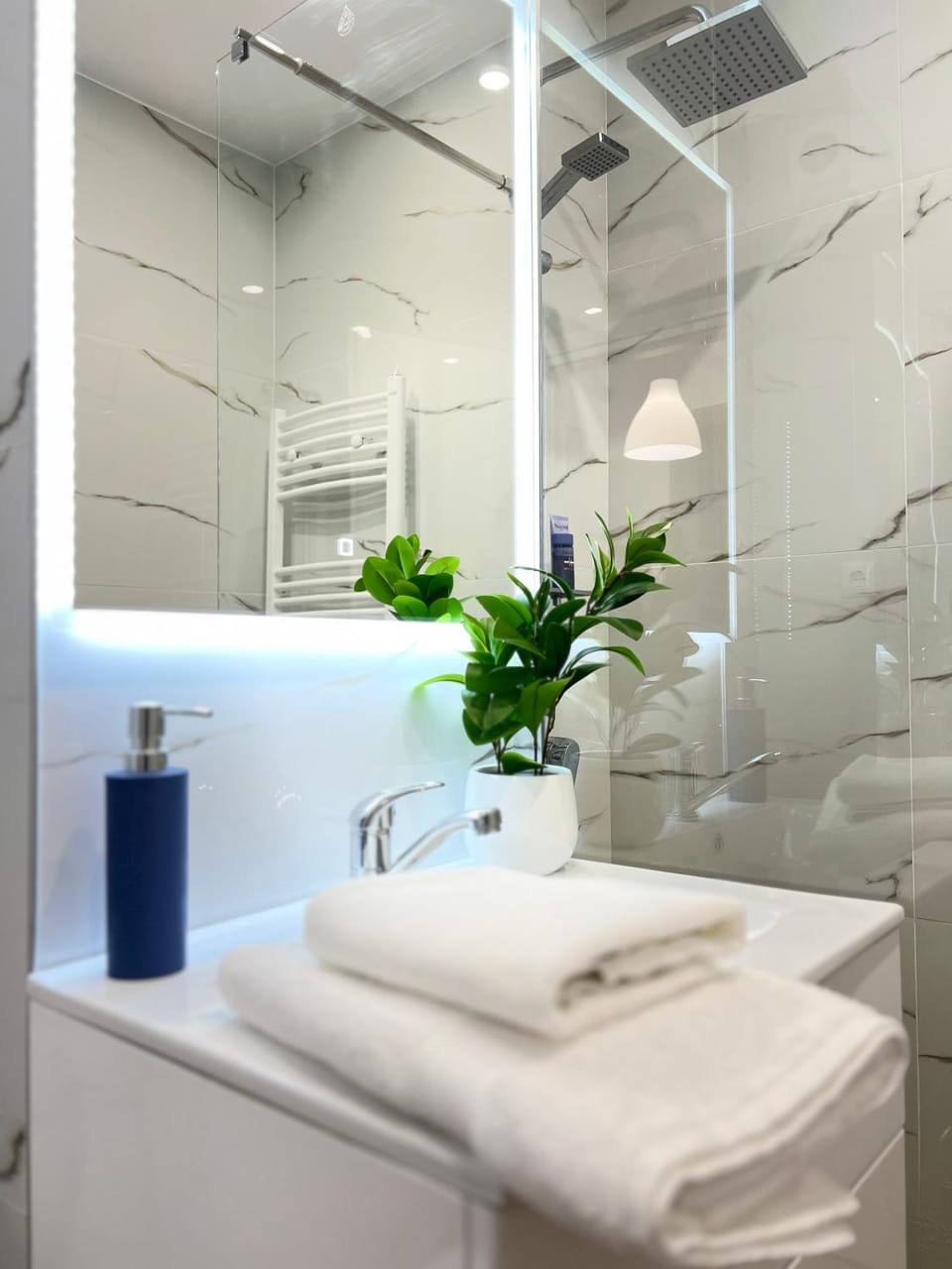 Shower, Facade/entrance, Bathroom