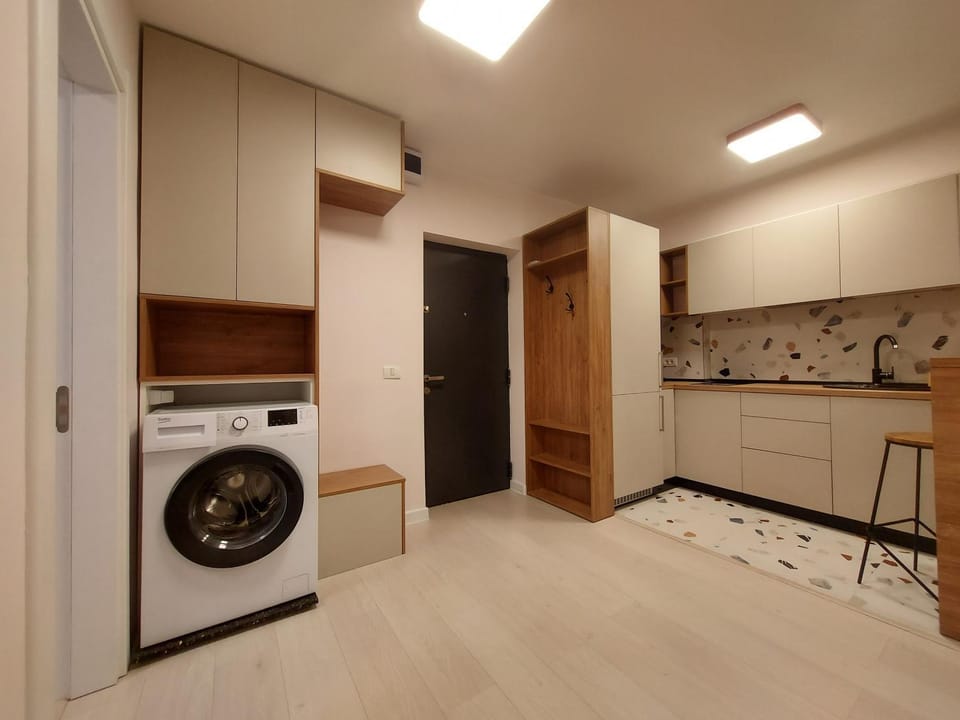 Kitchen or kitchenette, Dining area, minibar, washing machine