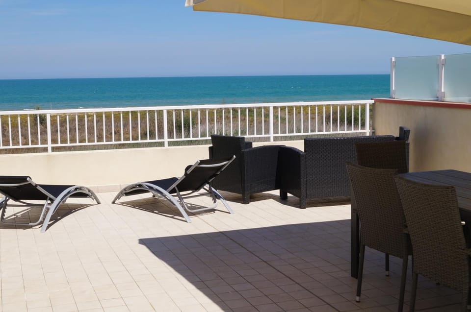 Balcony/Terrace, Beach, Sea view