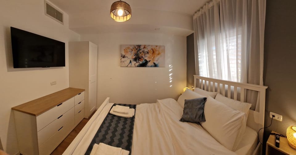TV and multimedia, Bedroom, wardrobe