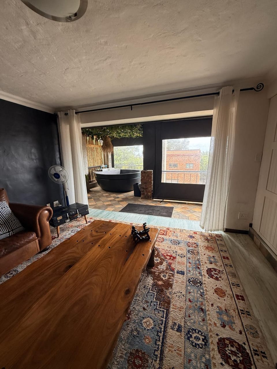 Living room, Photo of the whole room