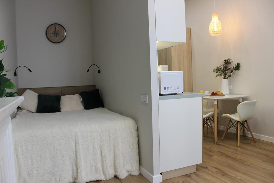 Photo of the whole room, Dining area, Bedroom