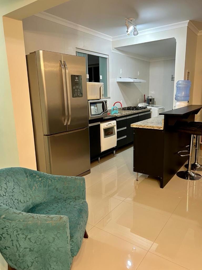 Apartamento completo na praia de Bombas Apartment in Porto Belo