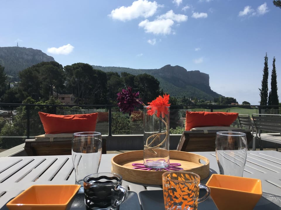 BY Cassis chambre privée dans maison familiale Vacation rental in Cassis