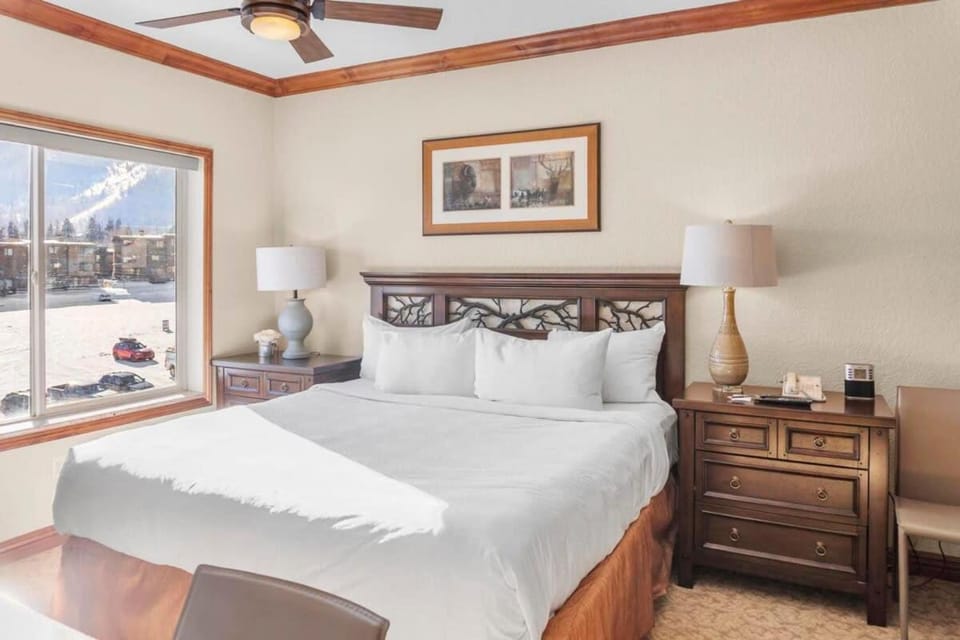 Hotel-Like 2BR Near Ski Lift and Free Shuttle Line House in Wasatch County