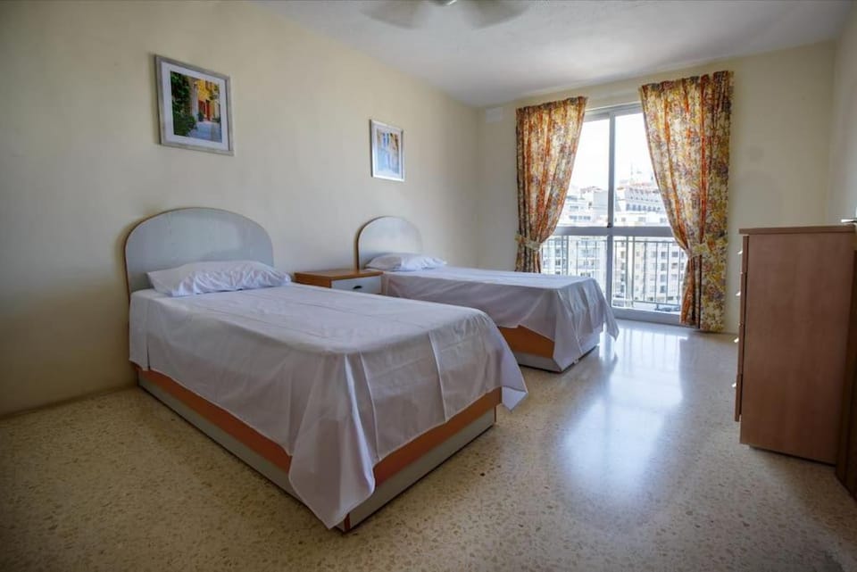 2 Bedrm Apt Seaview Balluta Bay (6) Apartment in Sliema