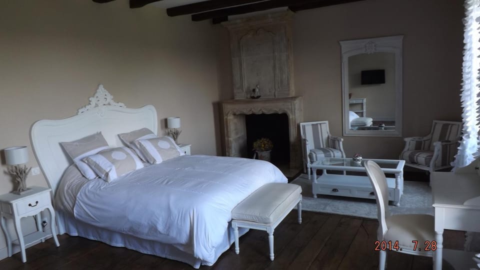 Seating area, Bedroom