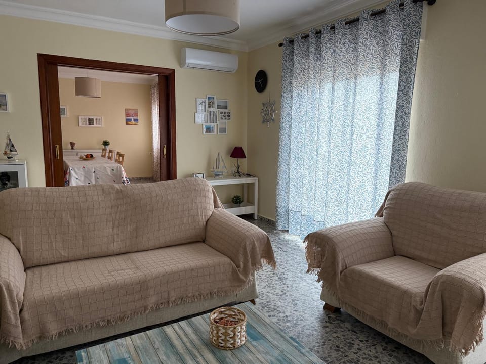Living room, Seating area, air conditioner