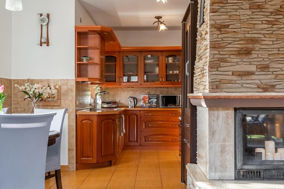 Coffee/tea facilities, Kitchen or kitchenette, Dining area, flat iron, minibar