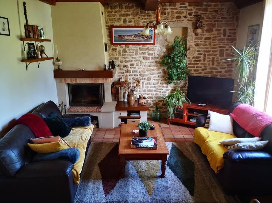 TV and multimedia, Seating area