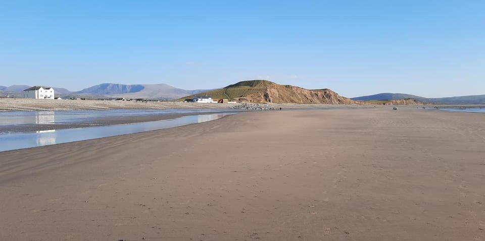Nearby landmark, Natural landscape, Garden, Beach, Mountain view, Sea view, pet friendly, pet friendly