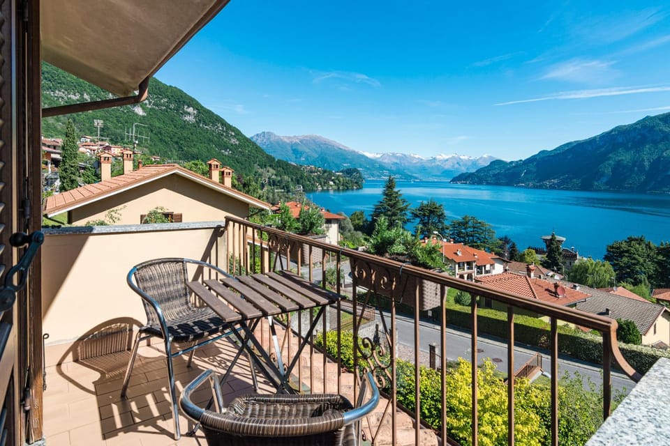 Balcony/Terrace, Bedroom, Lake view, Mountain view