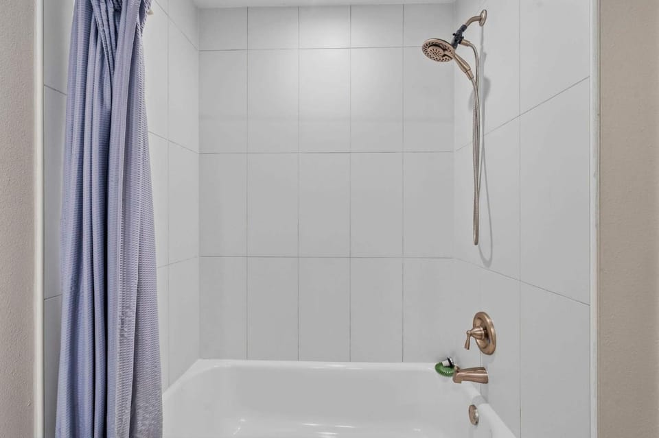 PetFriendlySpaciousHomeByCrystalBeachGameRoomPOOL House in Crystal Beach