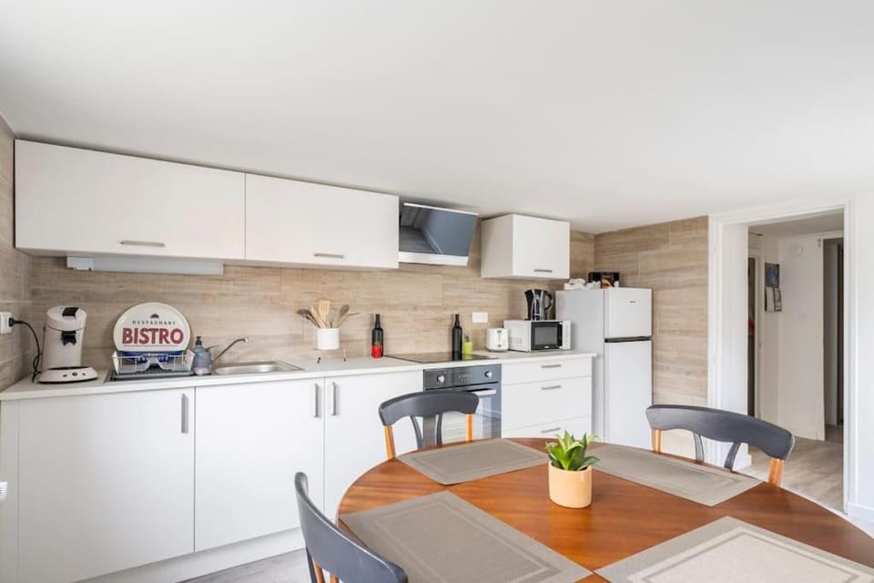 Appartement 200 m plage avec terrasse et jardin Apartment in Royan