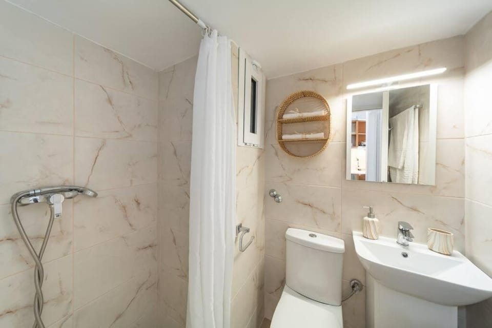 Shower, Toilet, Bathroom