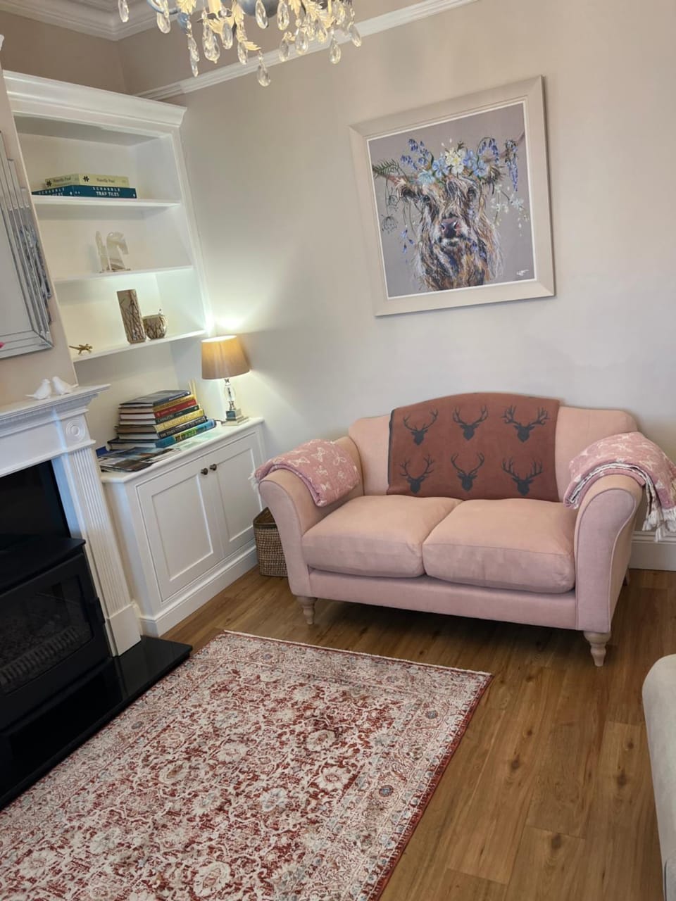 Living room, Decorative detail, Seating area