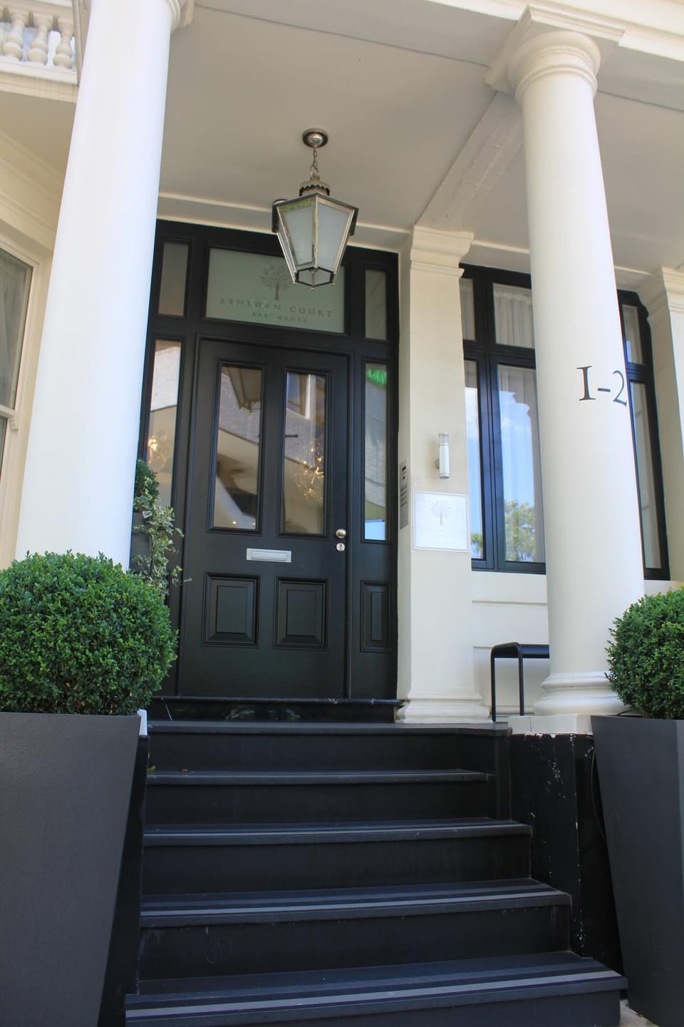 Facade/entrance