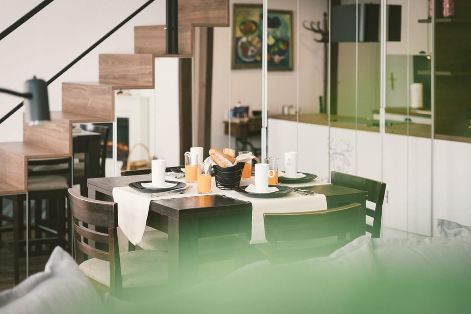 Dining area, Breakfast