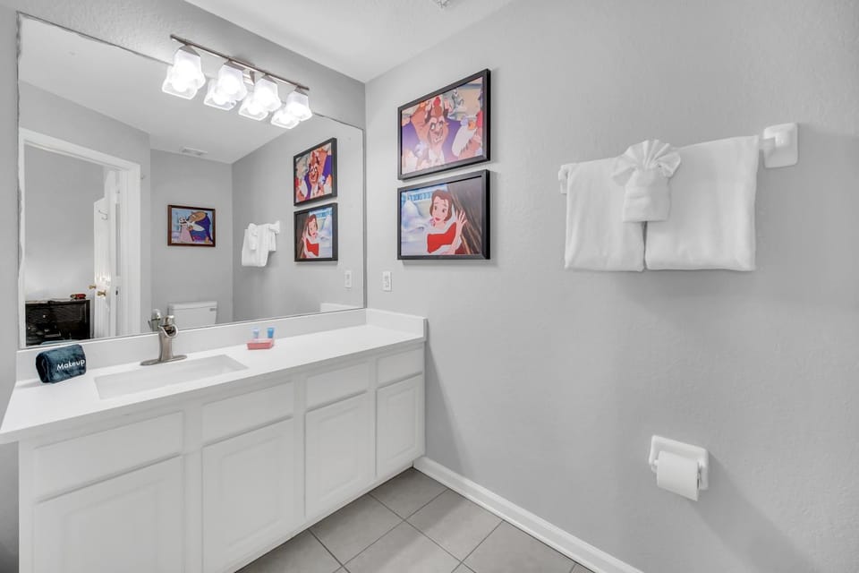 Townhome near Disney with pool Magic and Fun at Windsor House in Windsor Hills