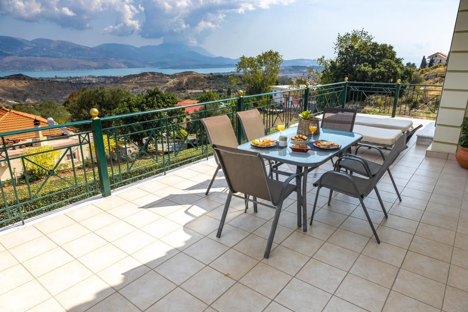Natural landscape, Balcony/Terrace, Balcony/Terrace, Mountain view, Sea view