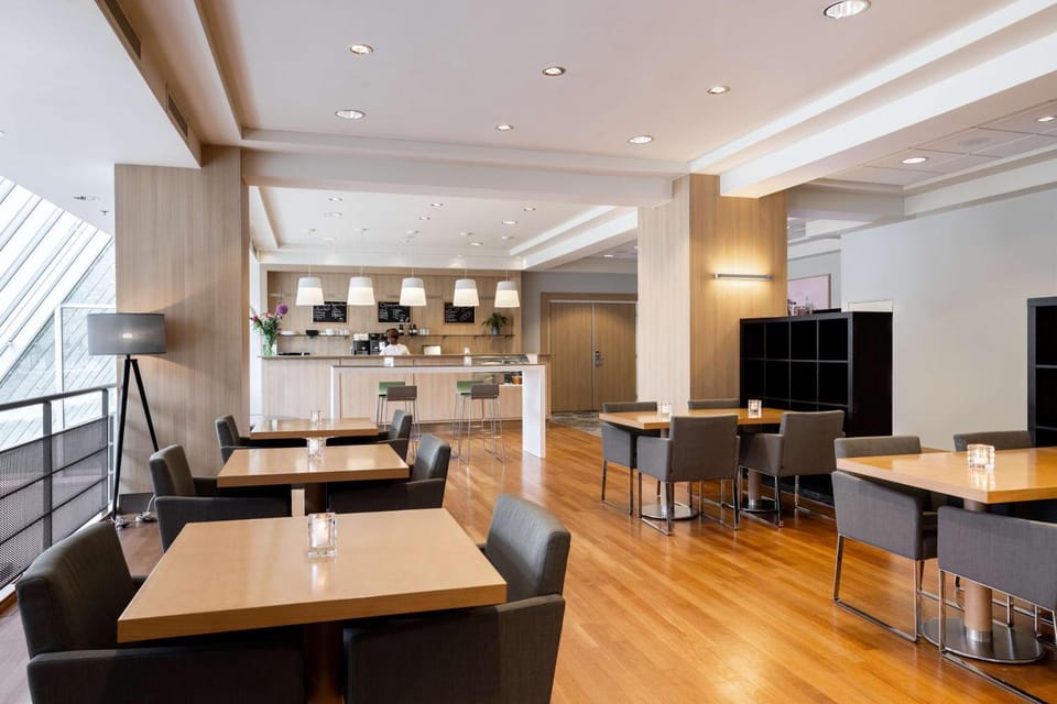 Lounge or bar
