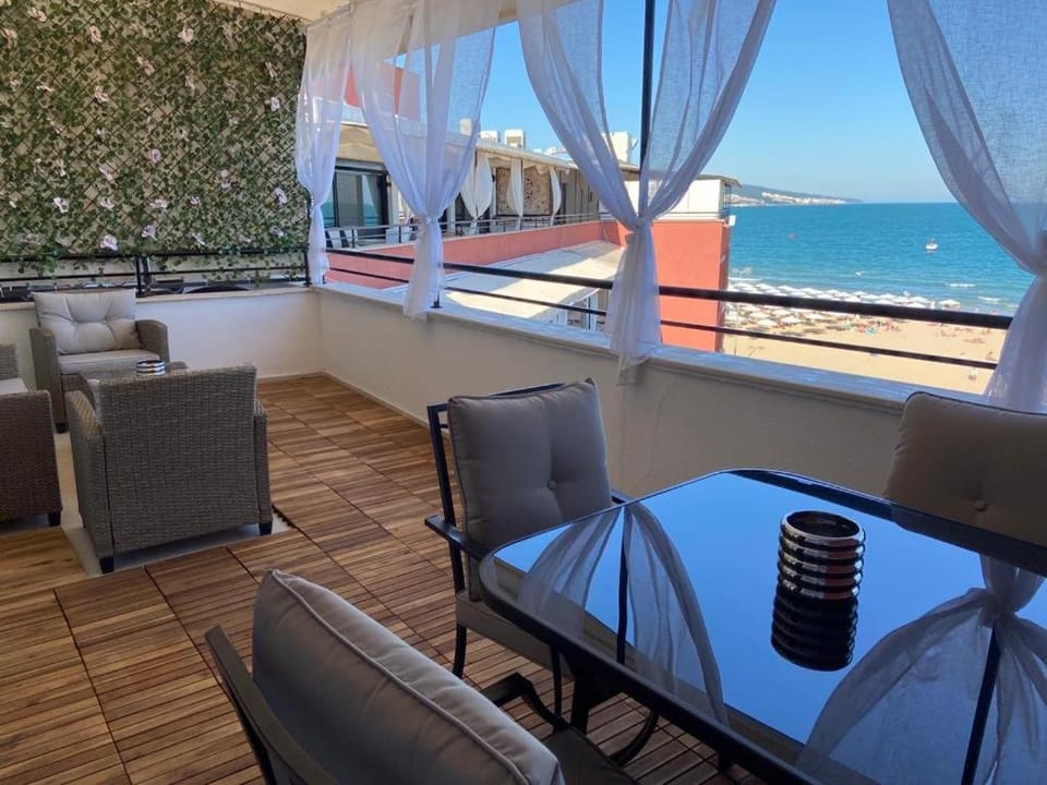 Day, Natural landscape, View (from property/room), Balcony/Terrace, Seating area, Sea view