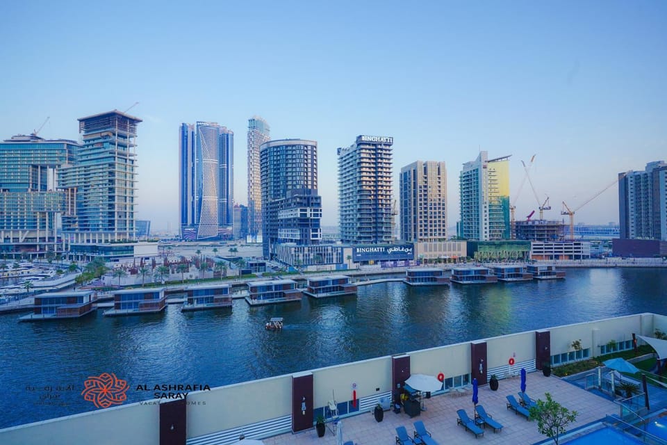 Nearby landmark, City view, River view