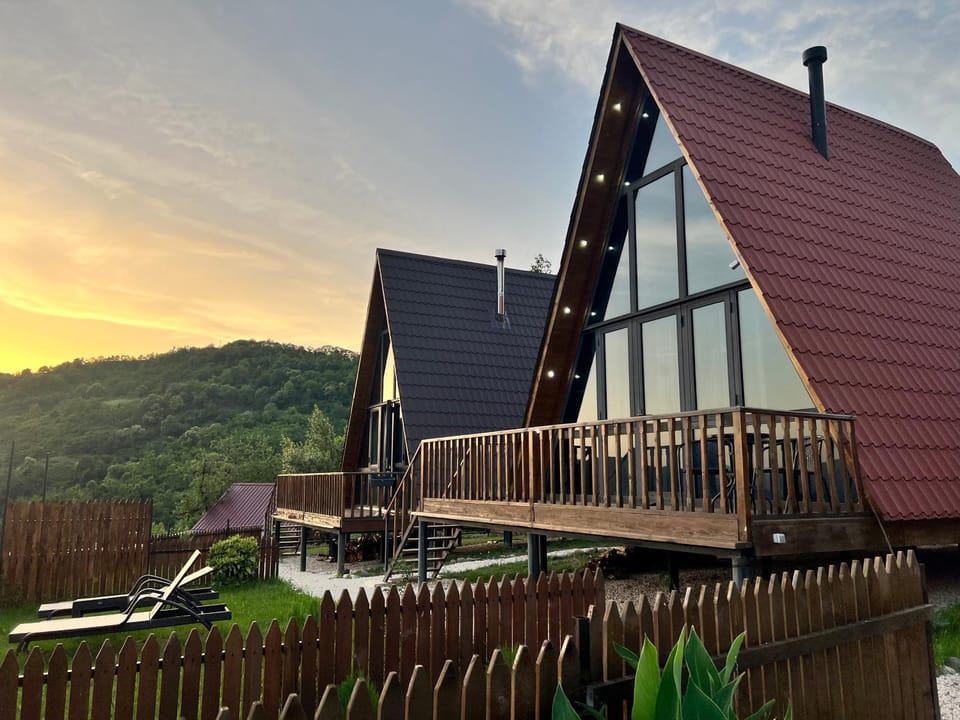 Property building, Natural landscape, Garden, View (from property/room), Balcony/Terrace, Mountain view