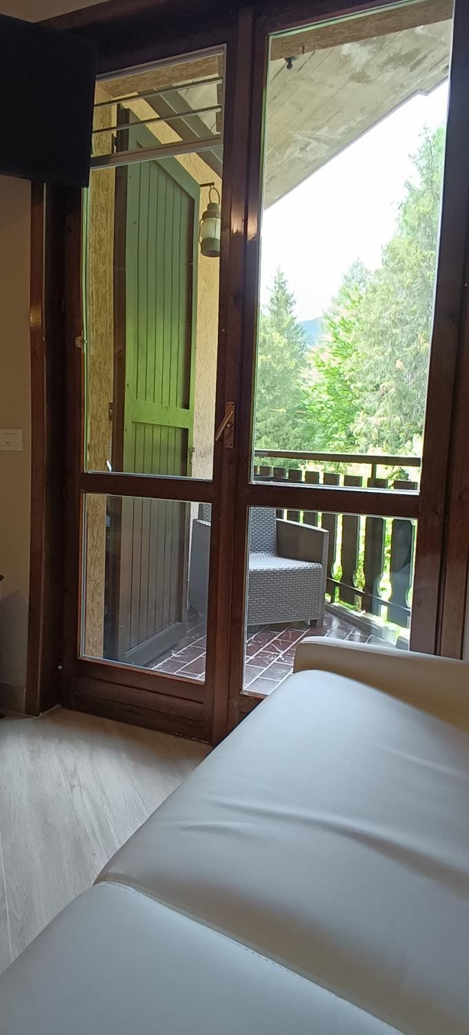 Natural landscape, Photo of the whole room, Mountain view